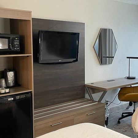 Holiday Inn Express Burlington By Ihg Zewnętrze zdjęcie