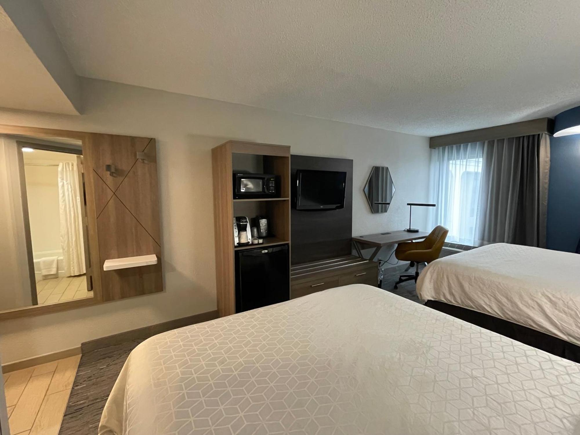 Holiday Inn Express Burlington By Ihg Zewnętrze zdjęcie
