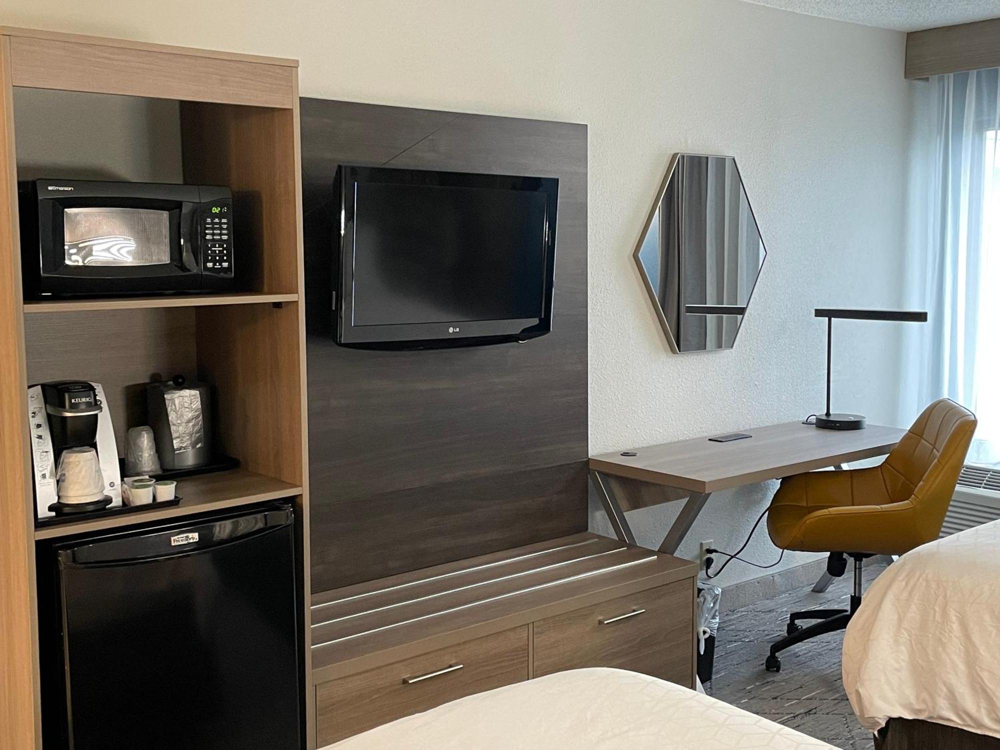 Holiday Inn Express Burlington By Ihg Zewnętrze zdjęcie