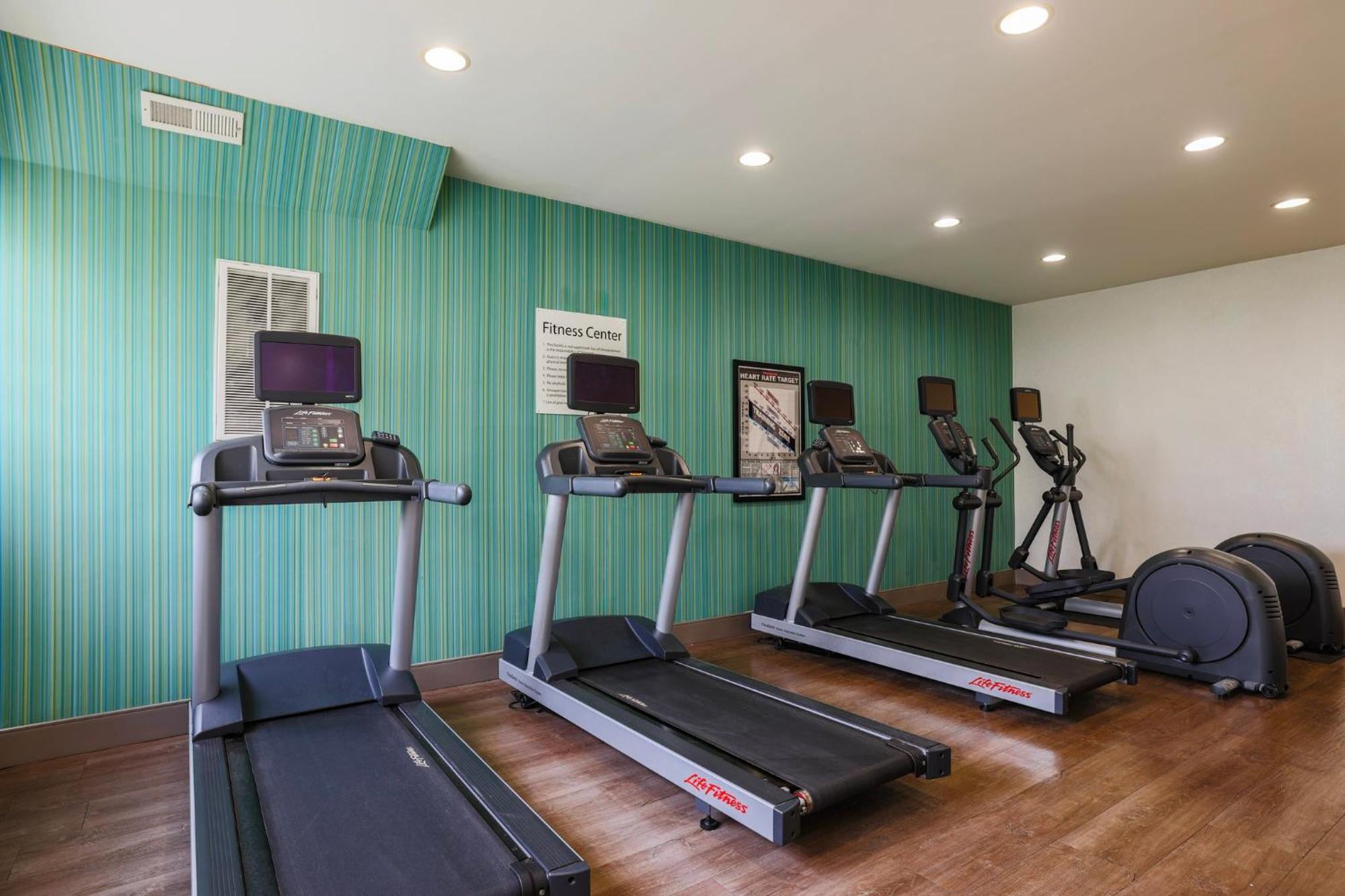 Holiday Inn Express Burlington By Ihg Zewnętrze zdjęcie