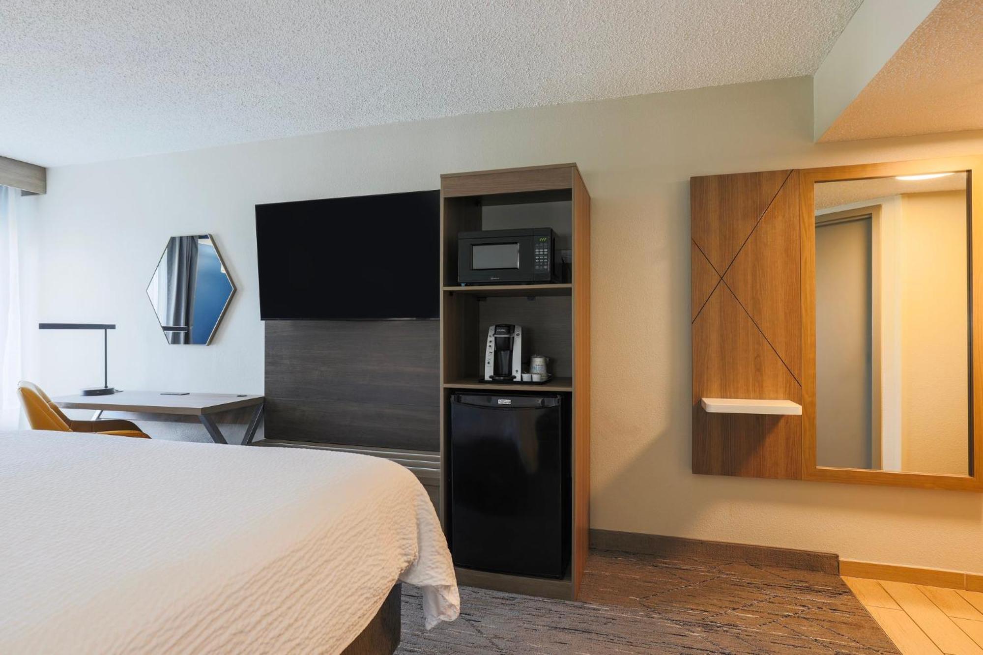 Holiday Inn Express Burlington By Ihg Zewnętrze zdjęcie