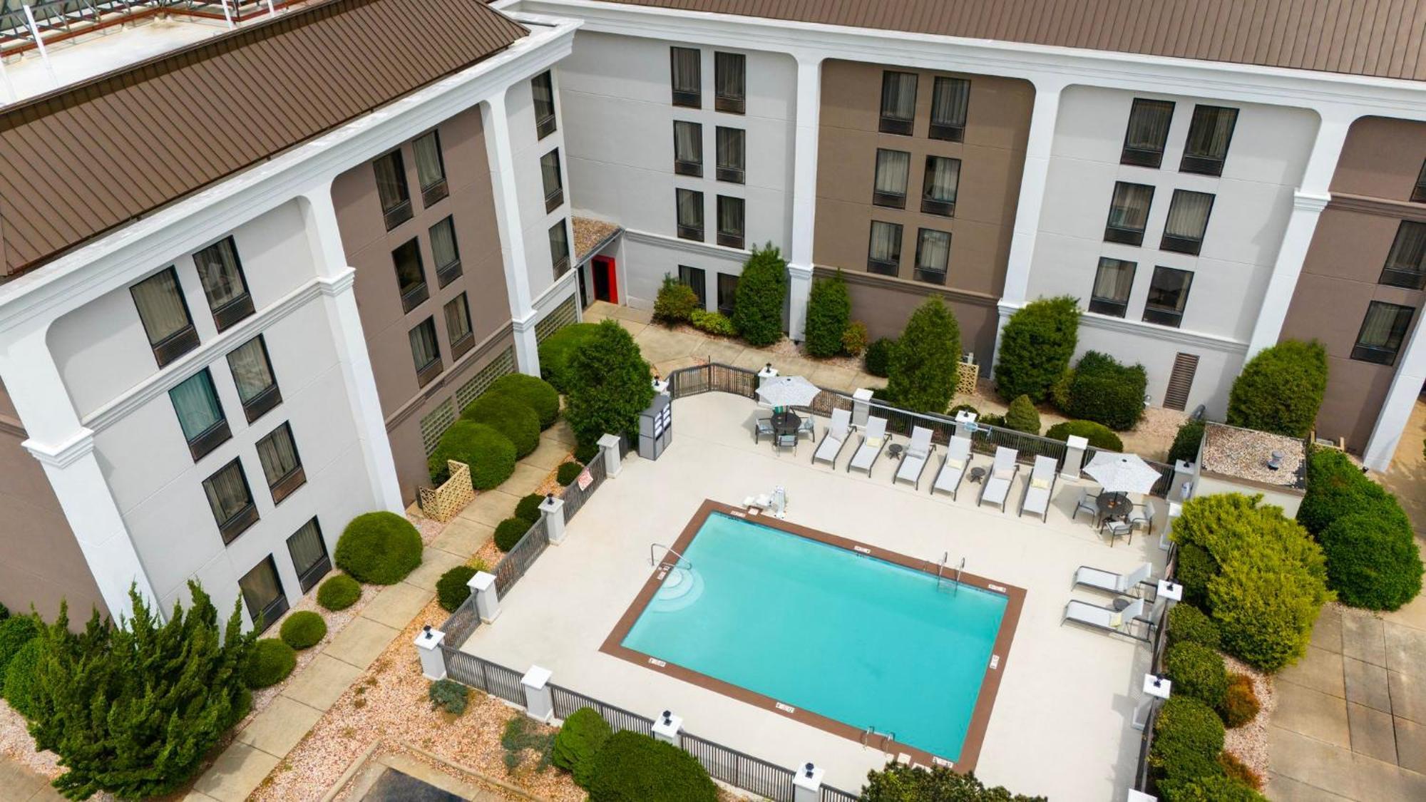 Holiday Inn Express Burlington By Ihg Zewnętrze zdjęcie