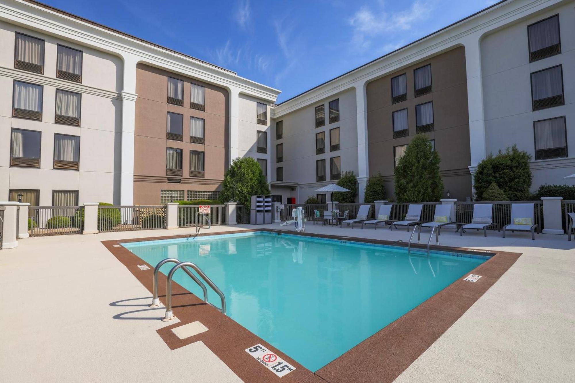 Holiday Inn Express Burlington By Ihg Zewnętrze zdjęcie