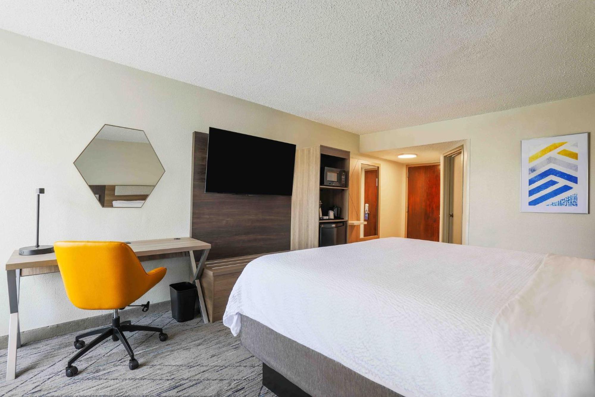 Holiday Inn Express Burlington By Ihg Zewnętrze zdjęcie