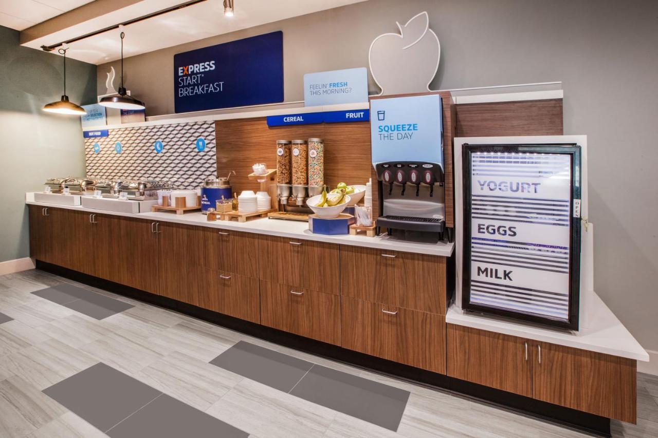 Holiday Inn Express Burlington By Ihg Zewnętrze zdjęcie
